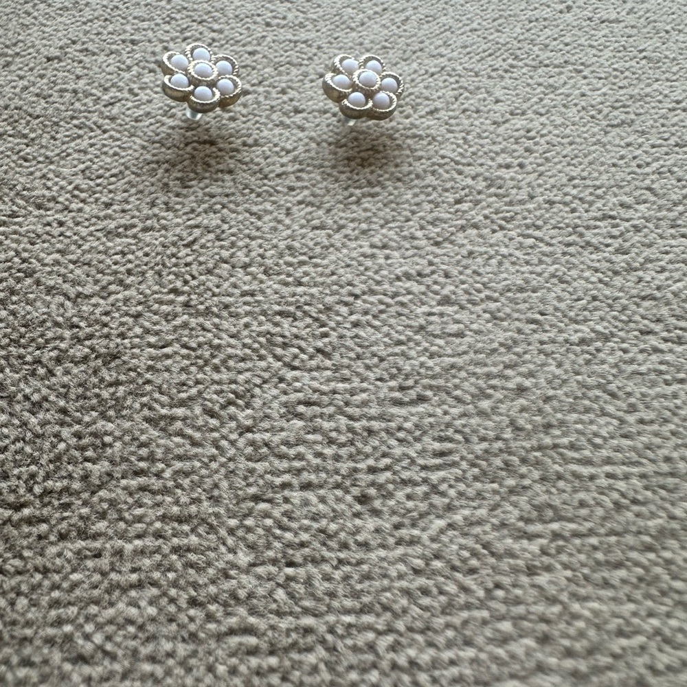 Stella and Dot Gold and White Flower Stud Earrings - Picture 5 of 7